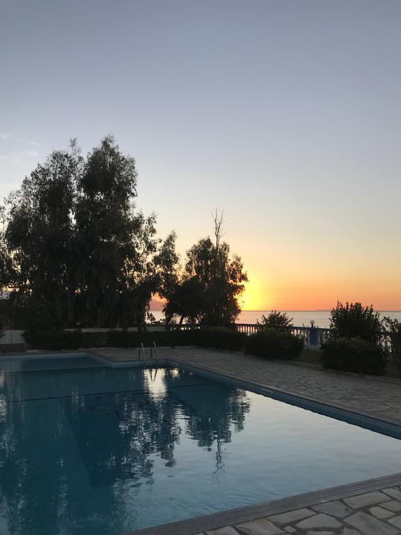 Cypriana Apartments Makrýgialos Buitenkant foto